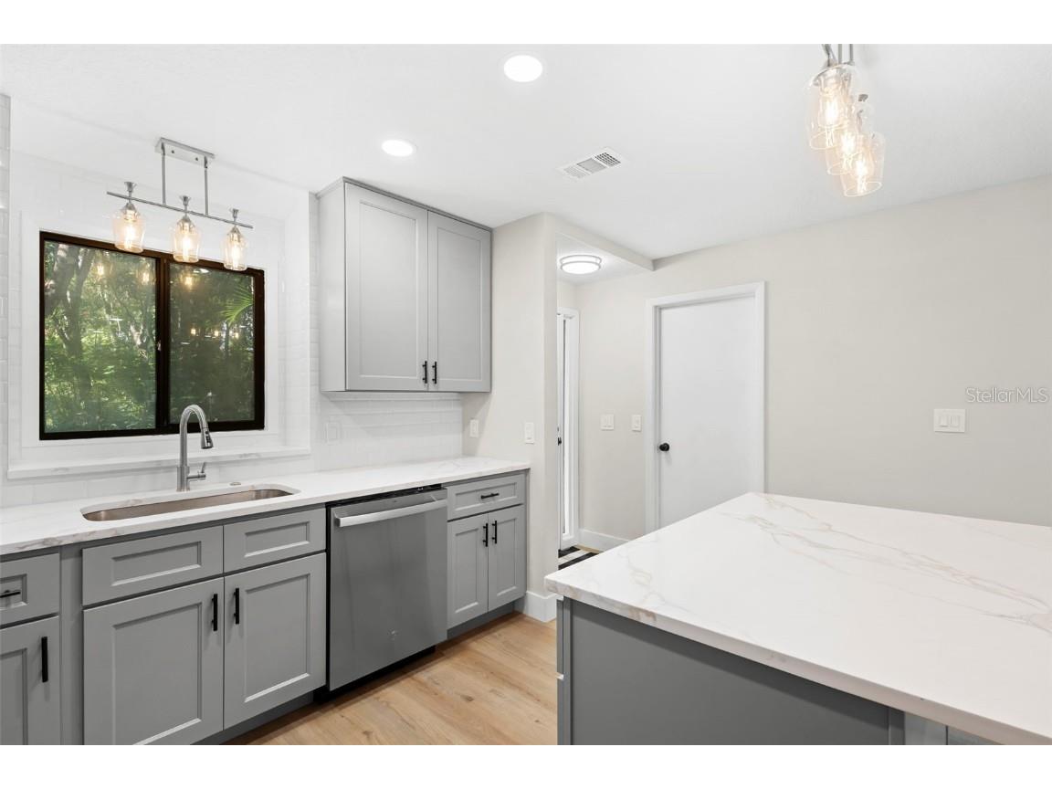 805 N Clake Street Deland FL 32724 V4945677 image8