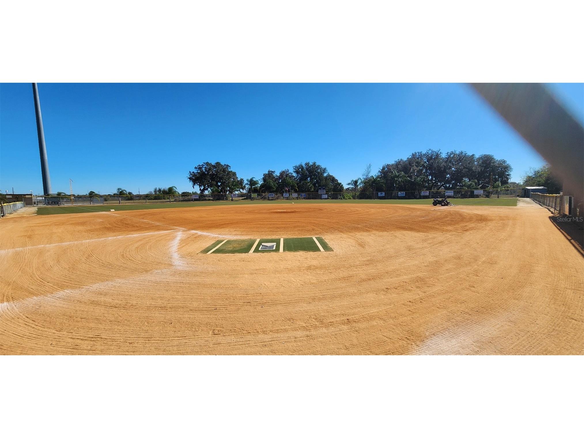 805 Oak Boulevard Wildwood FL 34785 - LAKE OKAHUMPKA G5107758 image18