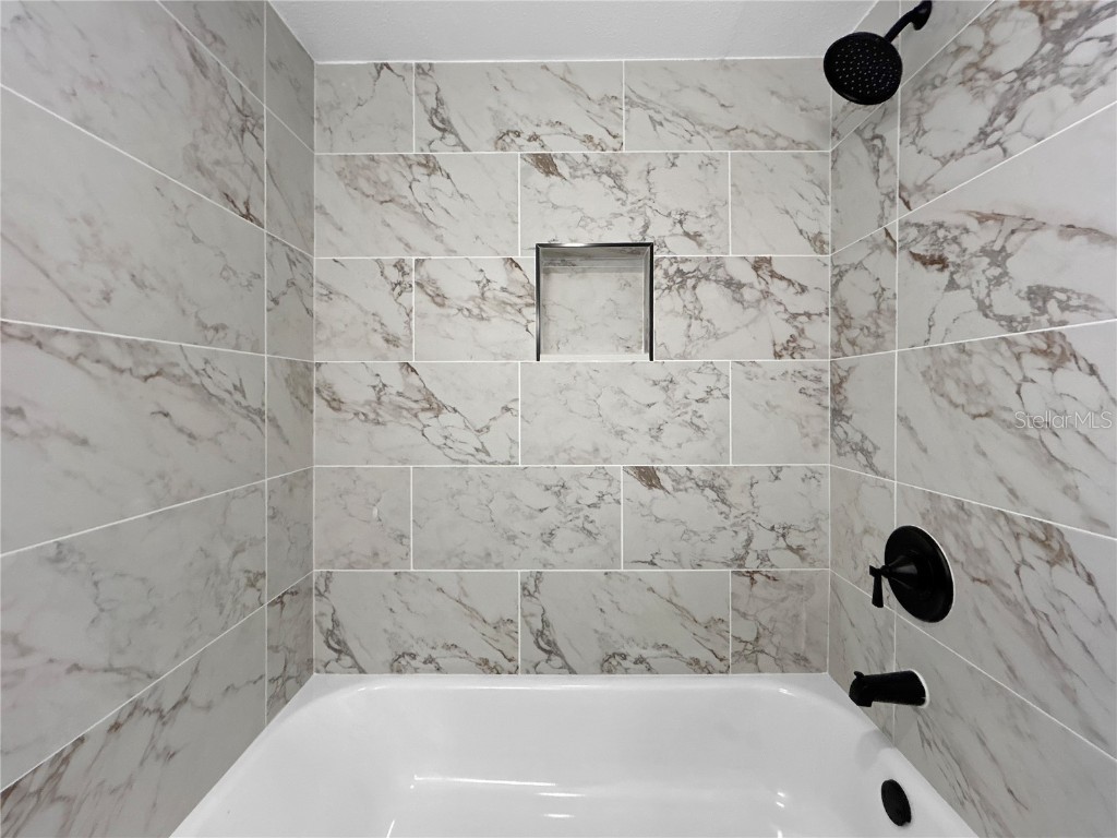 805 Sky Lake Circle #A Orlando FL 32809 O6359090 image3