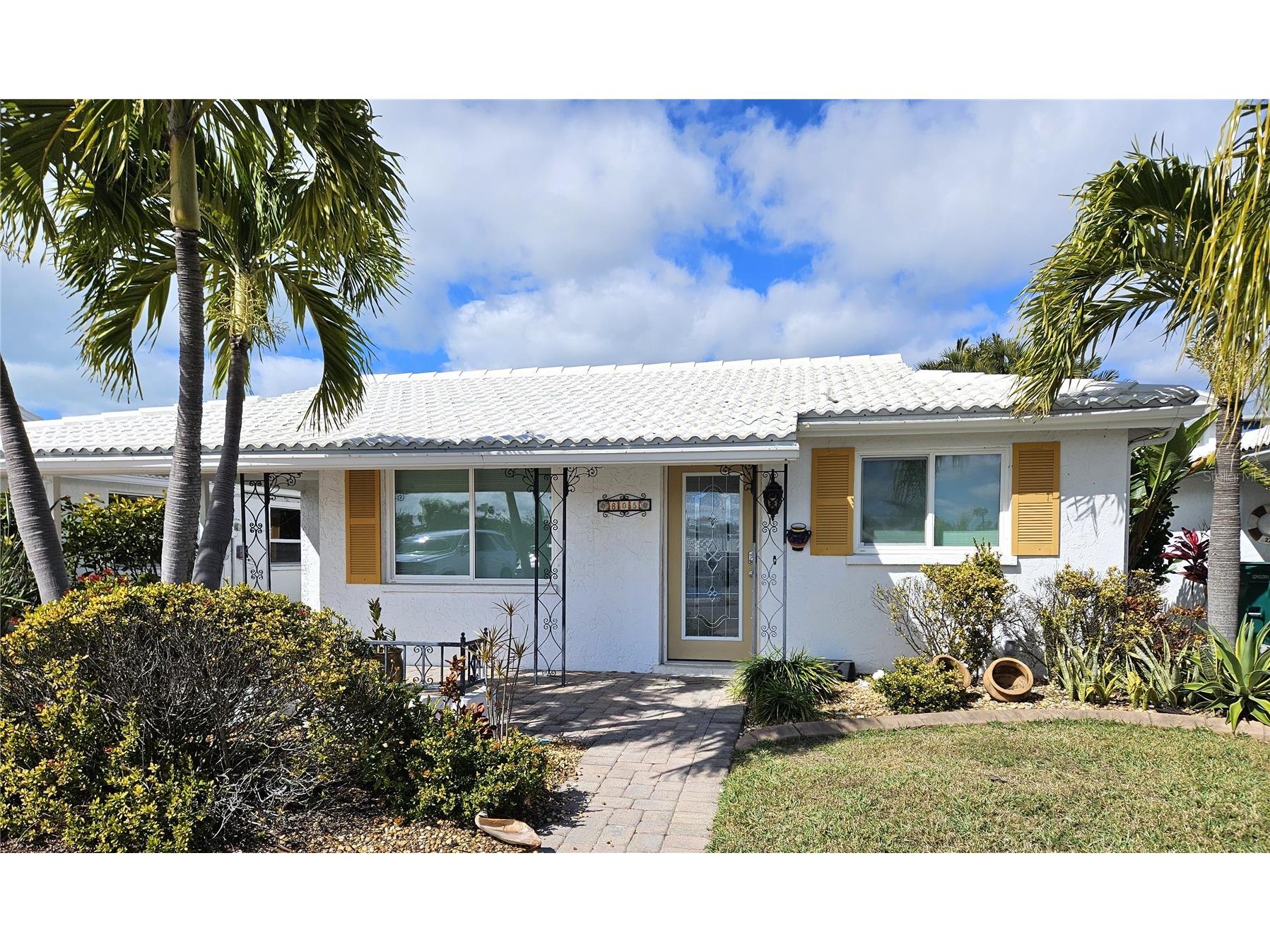 805 Spanish Drive N Longboat Key FL 34228 - SARASOTA BAY GULF OF AMERICA A4681118 image1