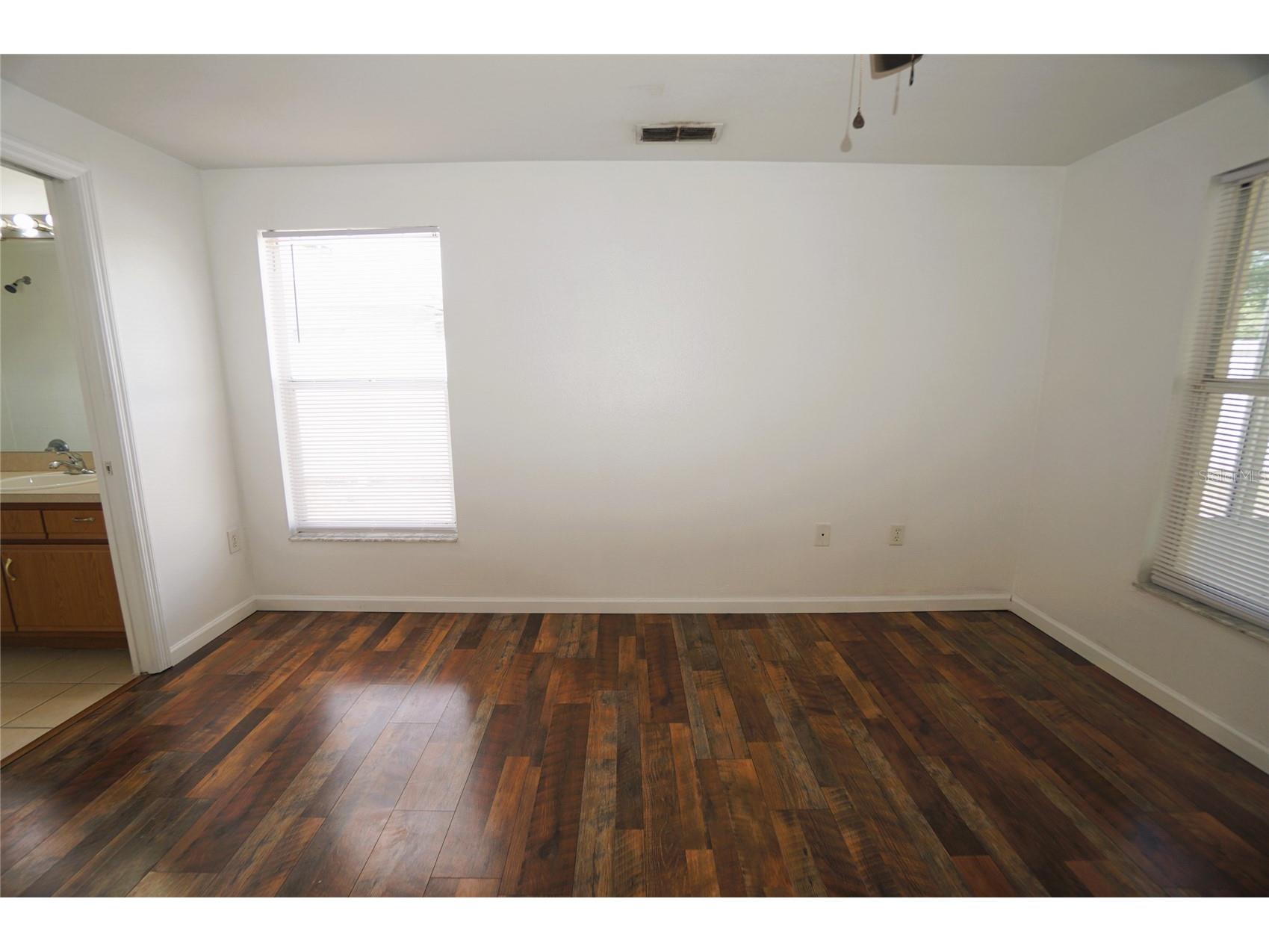 805 W 113th Avenue Tampa FL 33612 TB8515444 image11