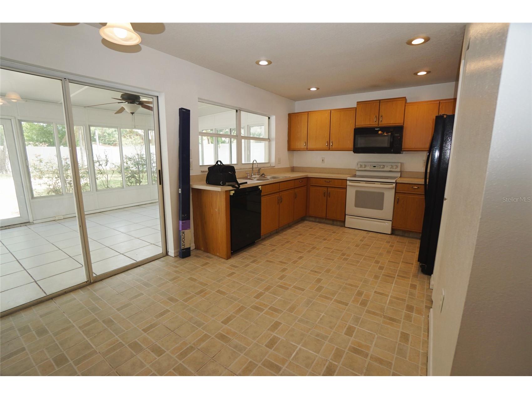 805 W 113th Avenue Tampa FL 33612 TB8515444 image18