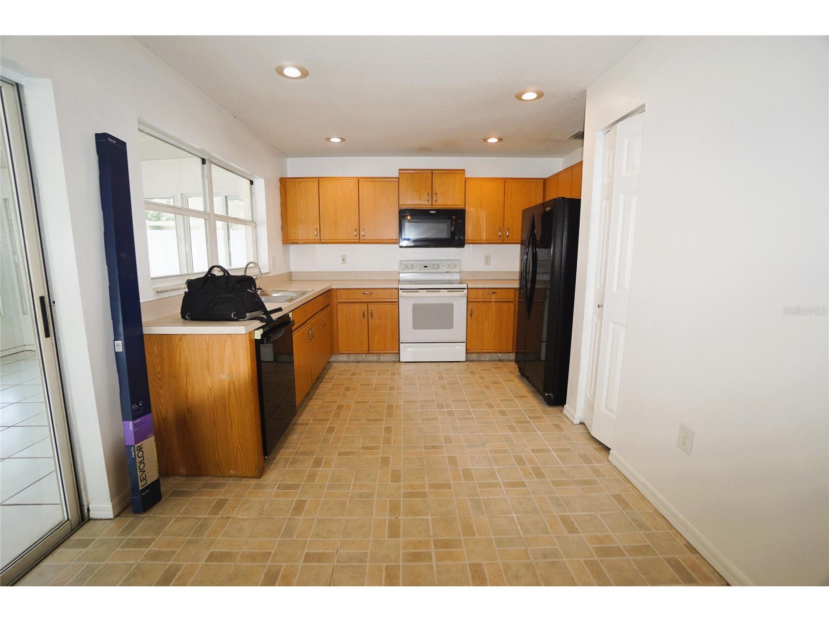 805 W 113th Avenue Tampa FL 33612 TB8515444 image19
