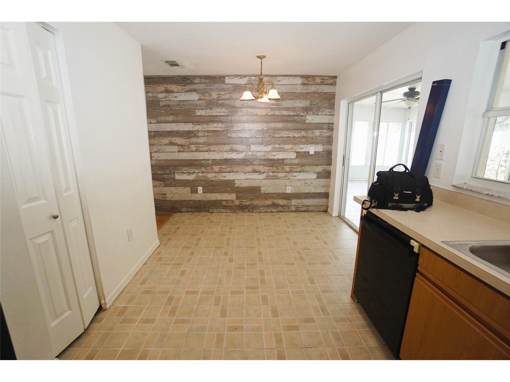 805 W 113th Avenue Tampa FL 33612 TB8515444 image20