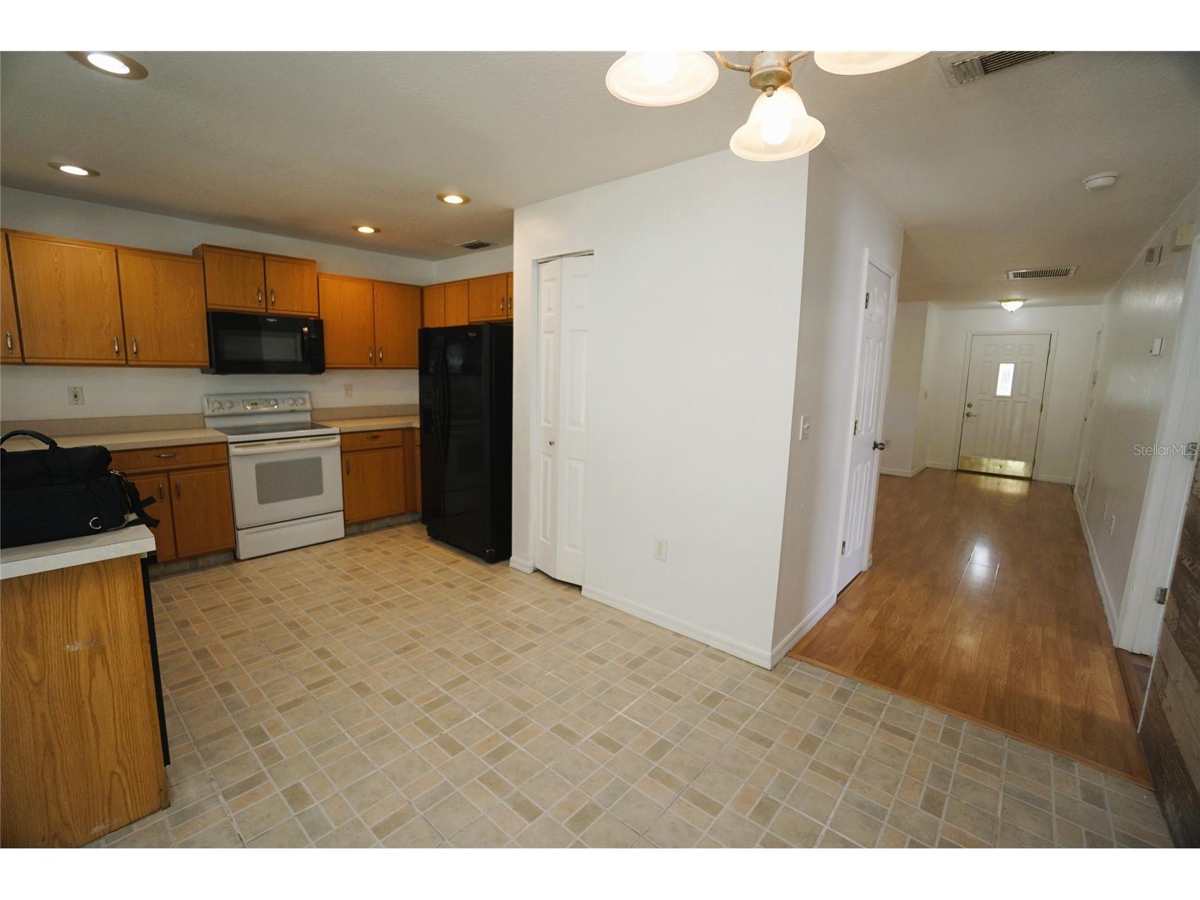 805 W 113th Avenue Tampa FL 33612 TB8515444 image21