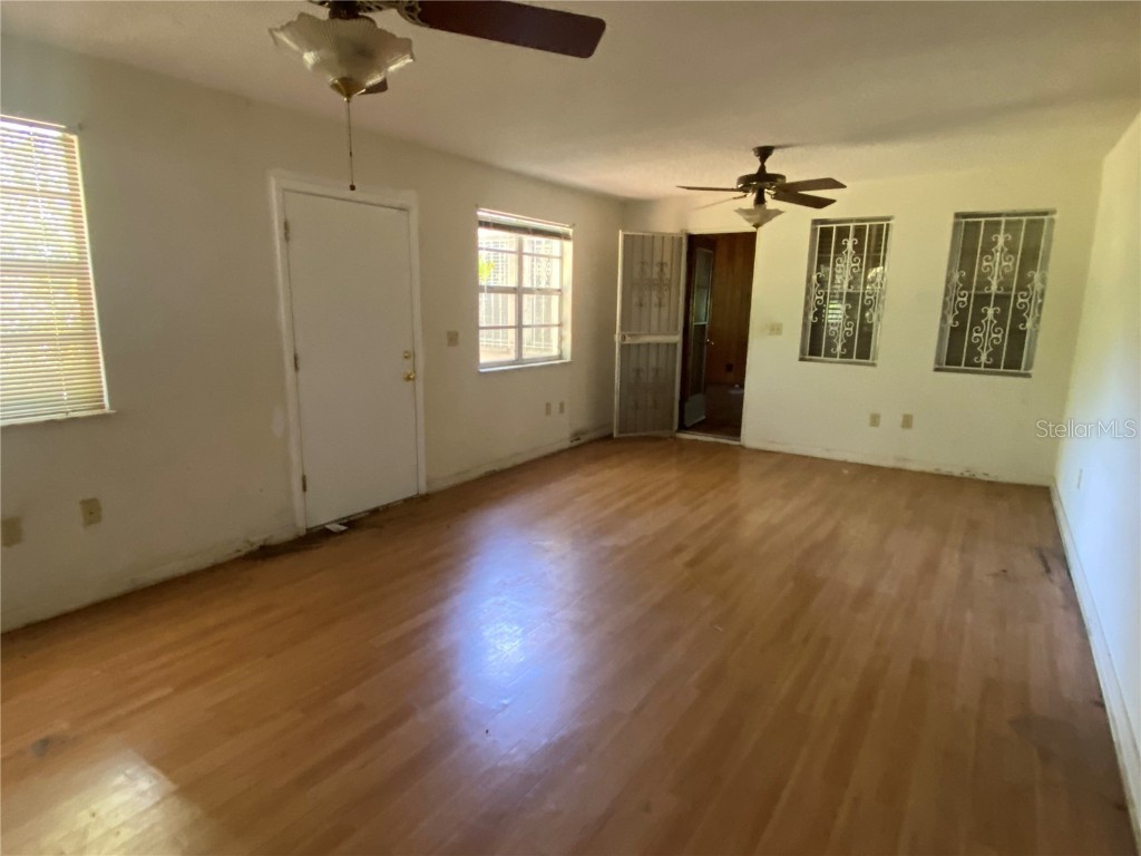 805 W 129th Avenue Tampa FL 33612 TB8431090 image11
