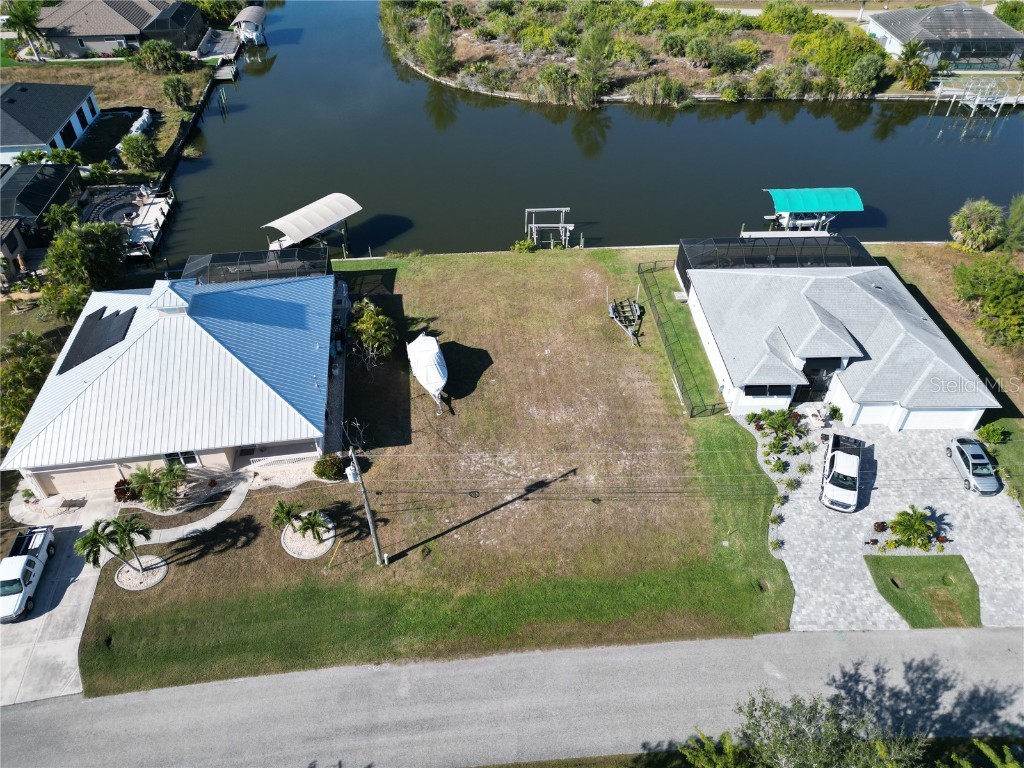 8050 Arlewood Circle Port Charlotte FL 33981 - ACQUARIUS WATERWAY D6145182 image1