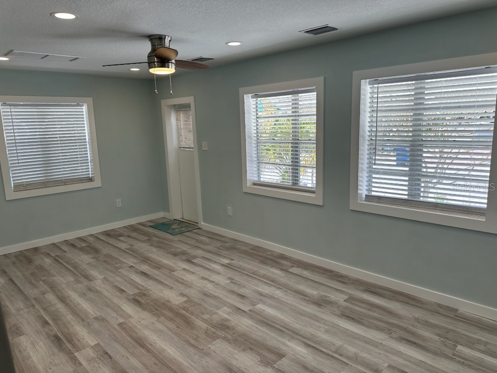 8050 Bayshore Drive Treasure Island FL 33706 TB8372349 image7