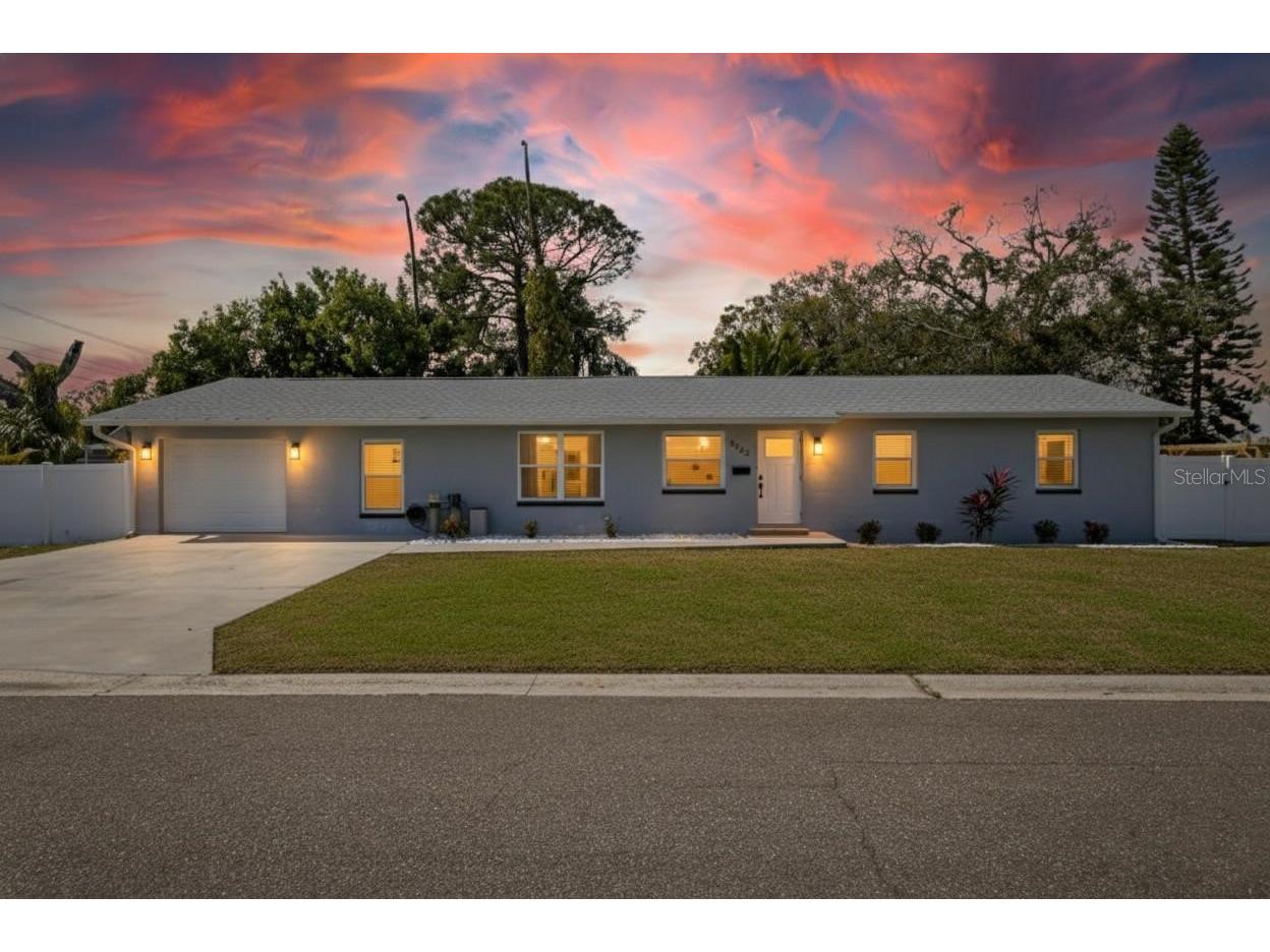 8050 Carolyn Street NE Saint Petersburg FL 33702 TB8474989 image1
