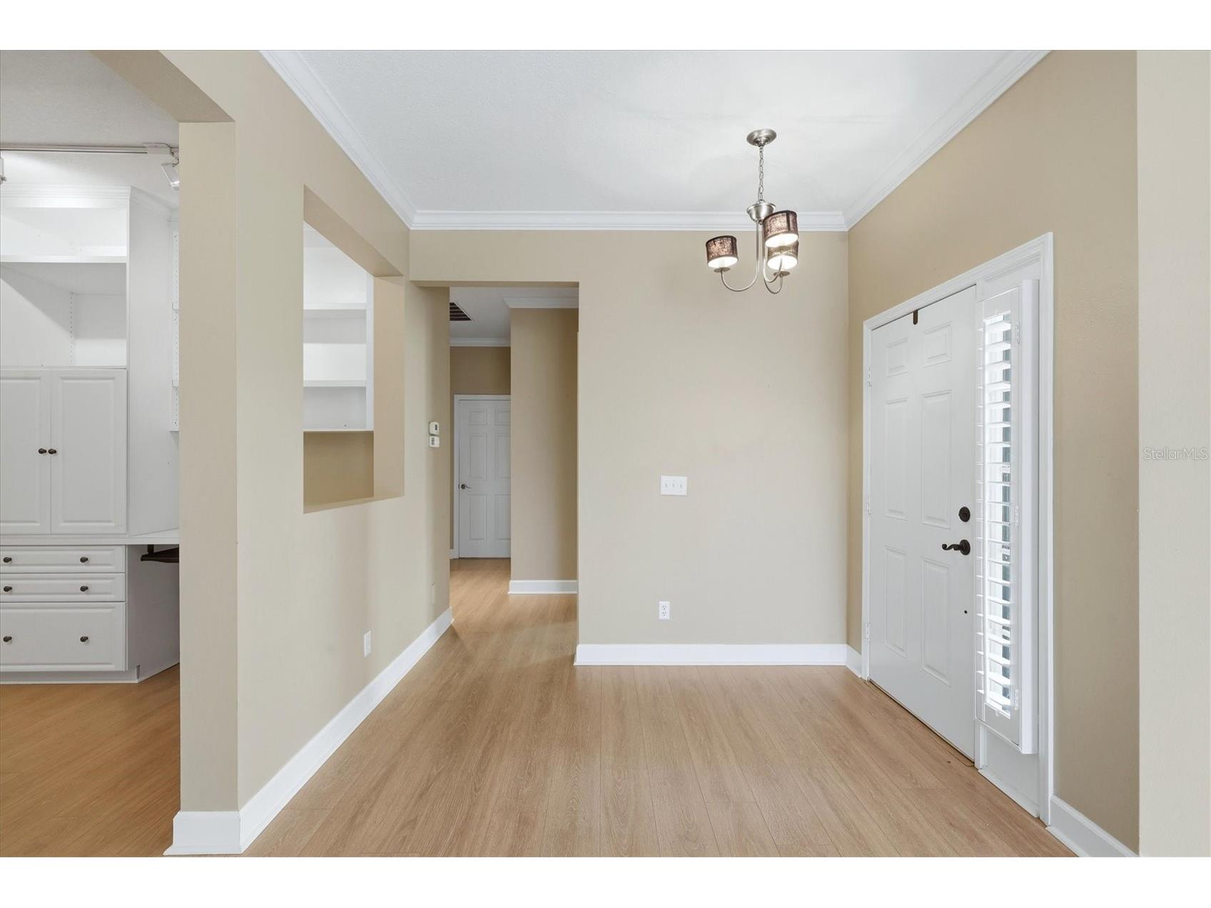 8050 Victoria Falls Circle Sarasota FL 34243 A4701002 image10