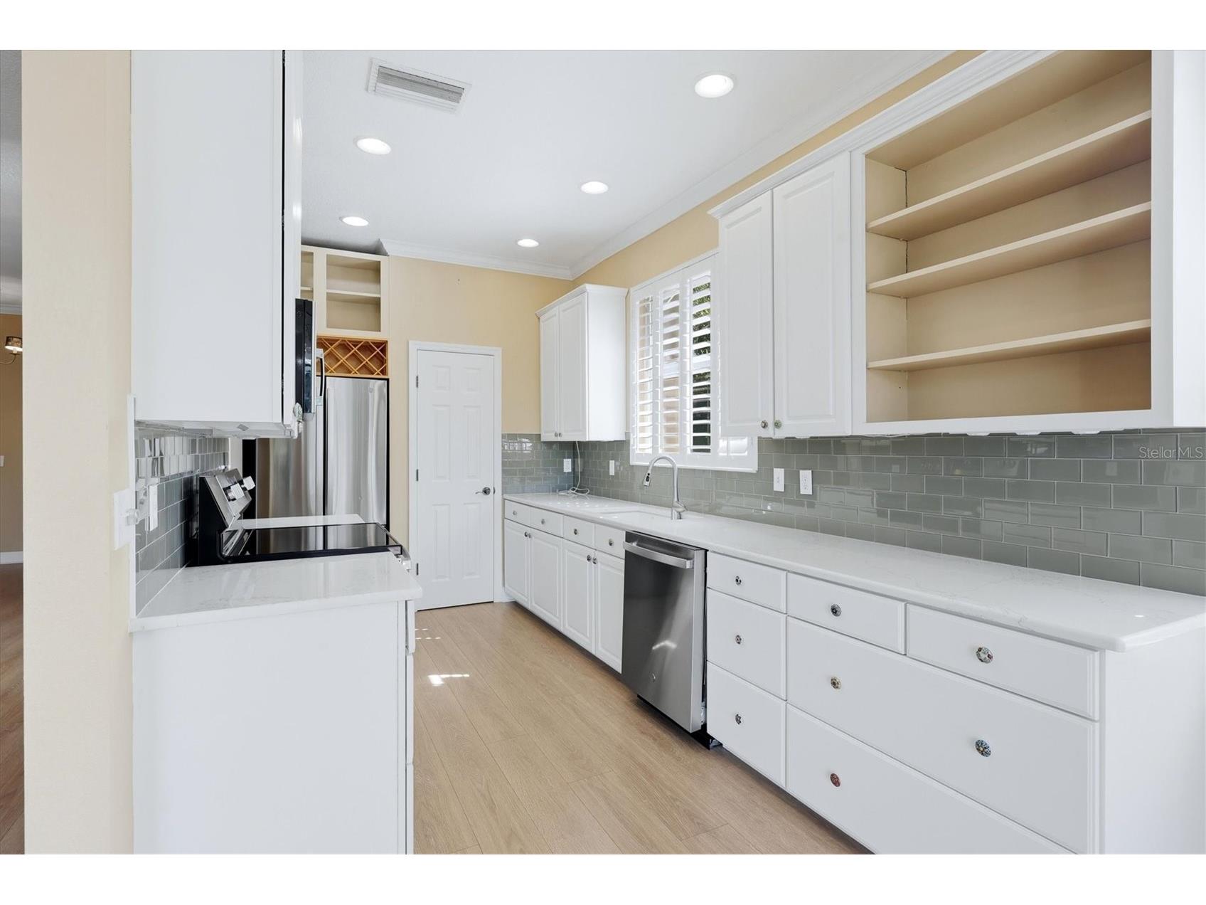 8050 Victoria Falls Circle Sarasota FL 34243 A4701002 image12
