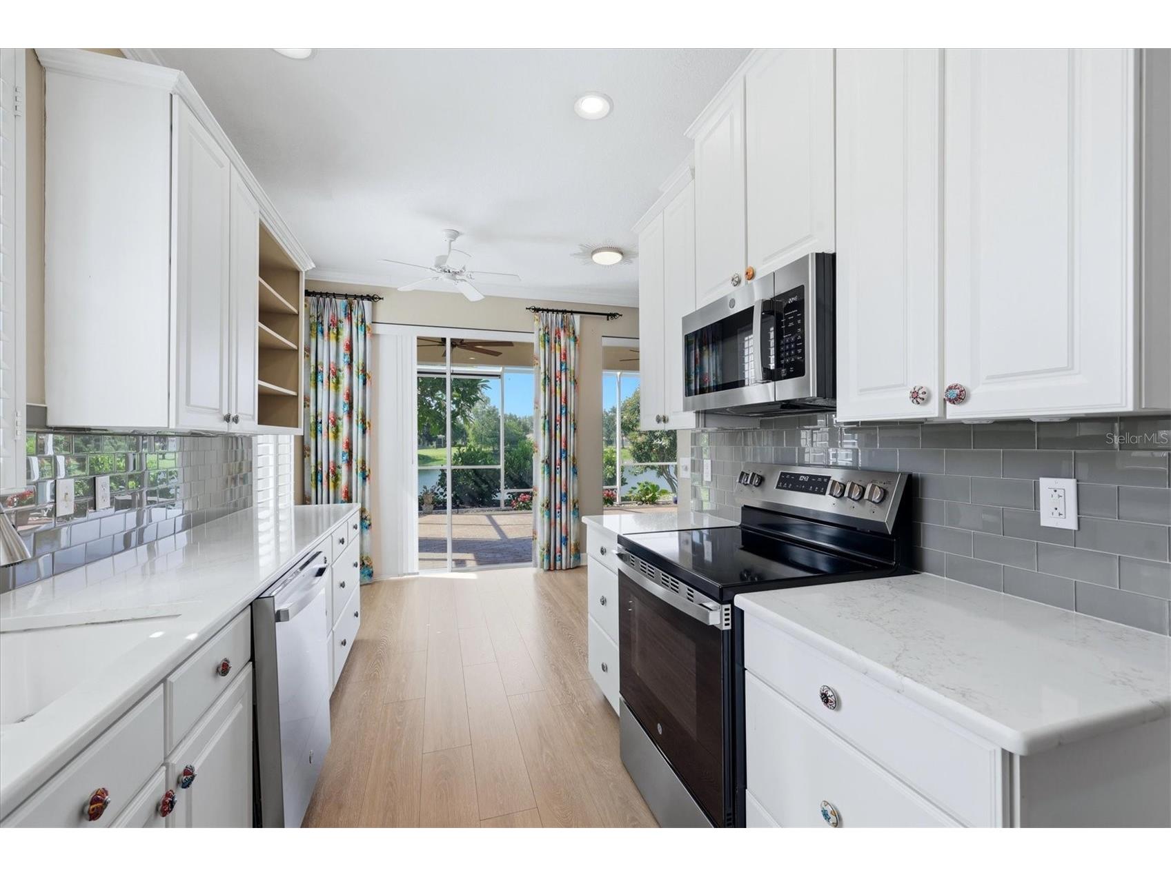 8050 Victoria Falls Circle Sarasota FL 34243 A4701002 image15