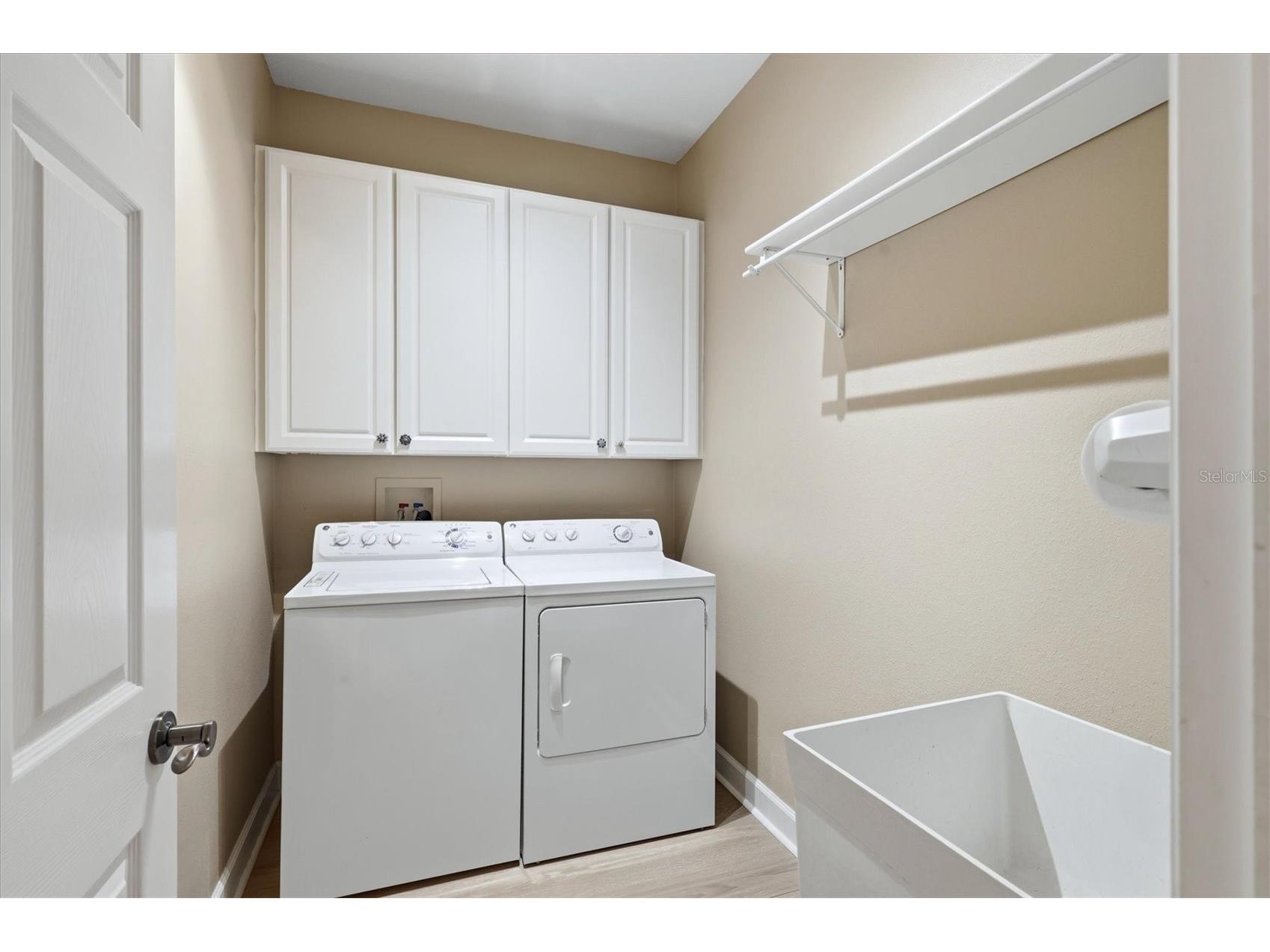 8050 Victoria Falls Circle Sarasota FL 34243 A4701002 image26