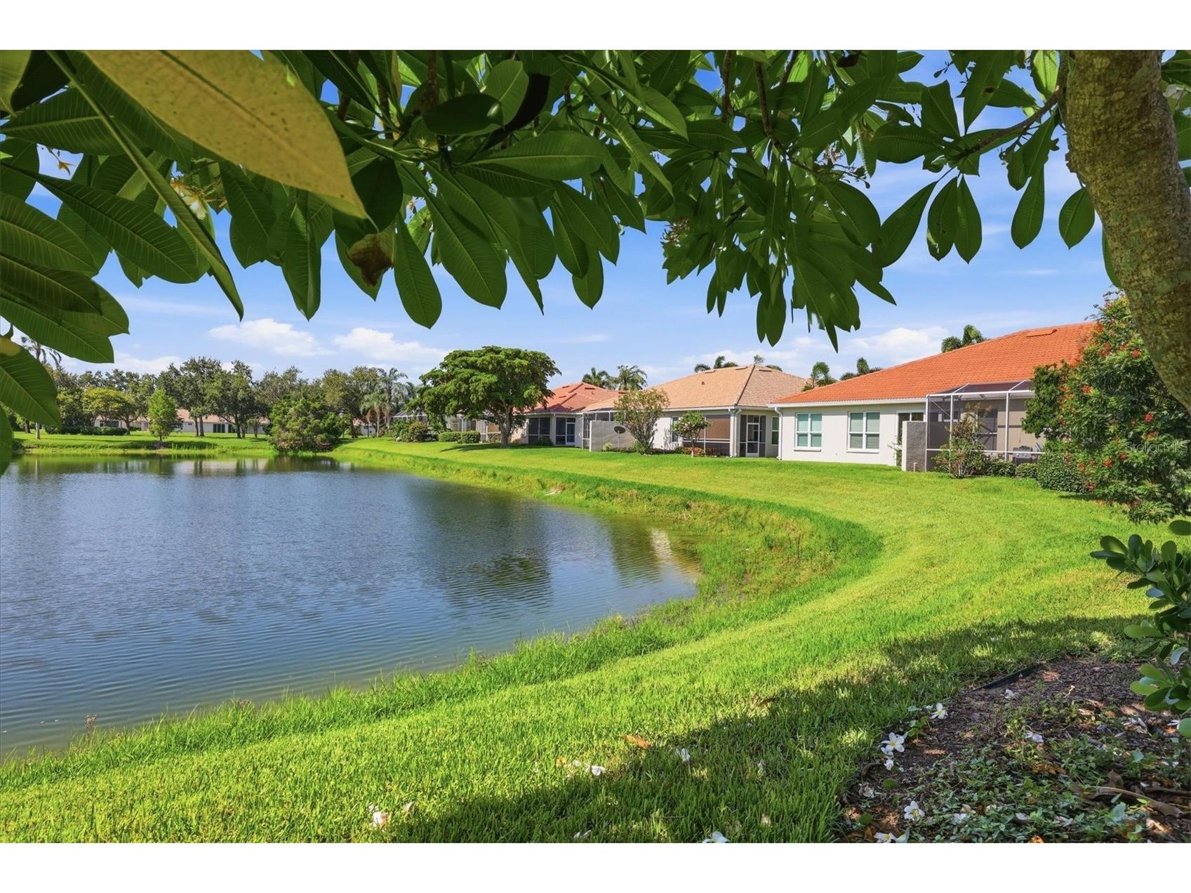 8050 Victoria Falls Circle Sarasota FL 34243 A4701002 image32
