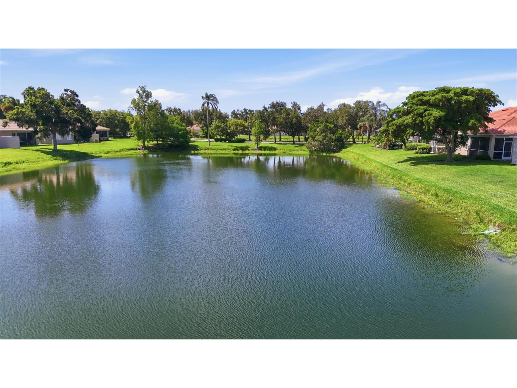 8050 Victoria Falls Circle Sarasota FL 34243 A4701002 image38