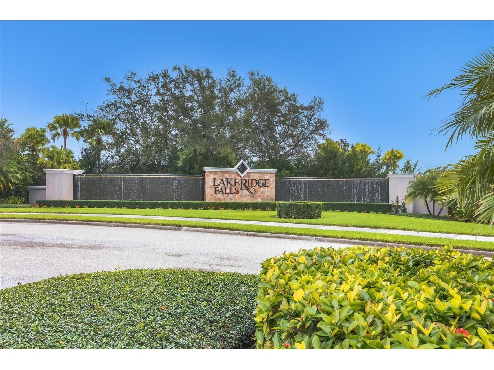 8050 Victoria Falls Circle Sarasota FL 34243 A4701002 image44