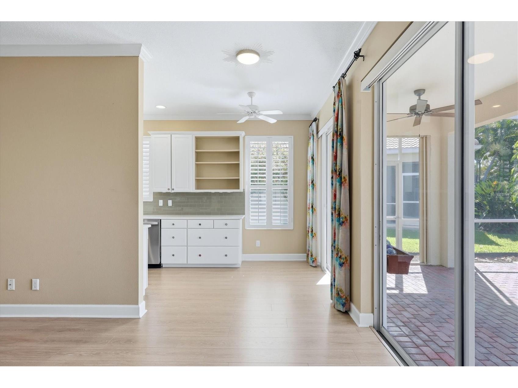 8050 Victoria Falls Circle Sarasota FL 34243 A4701002 image9