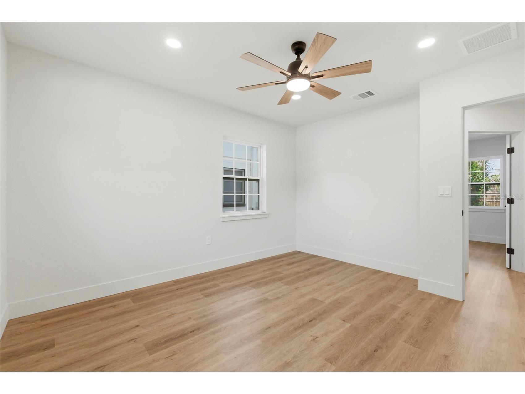 8051 26th Avenue N Saint Petersburg FL 33710 TB8493667 image30