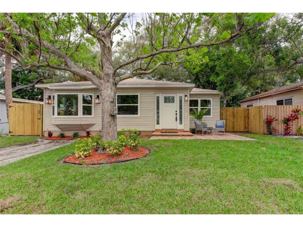 8051 30th Avenue N Saint Petersburg FL 33710 U8237369 image1