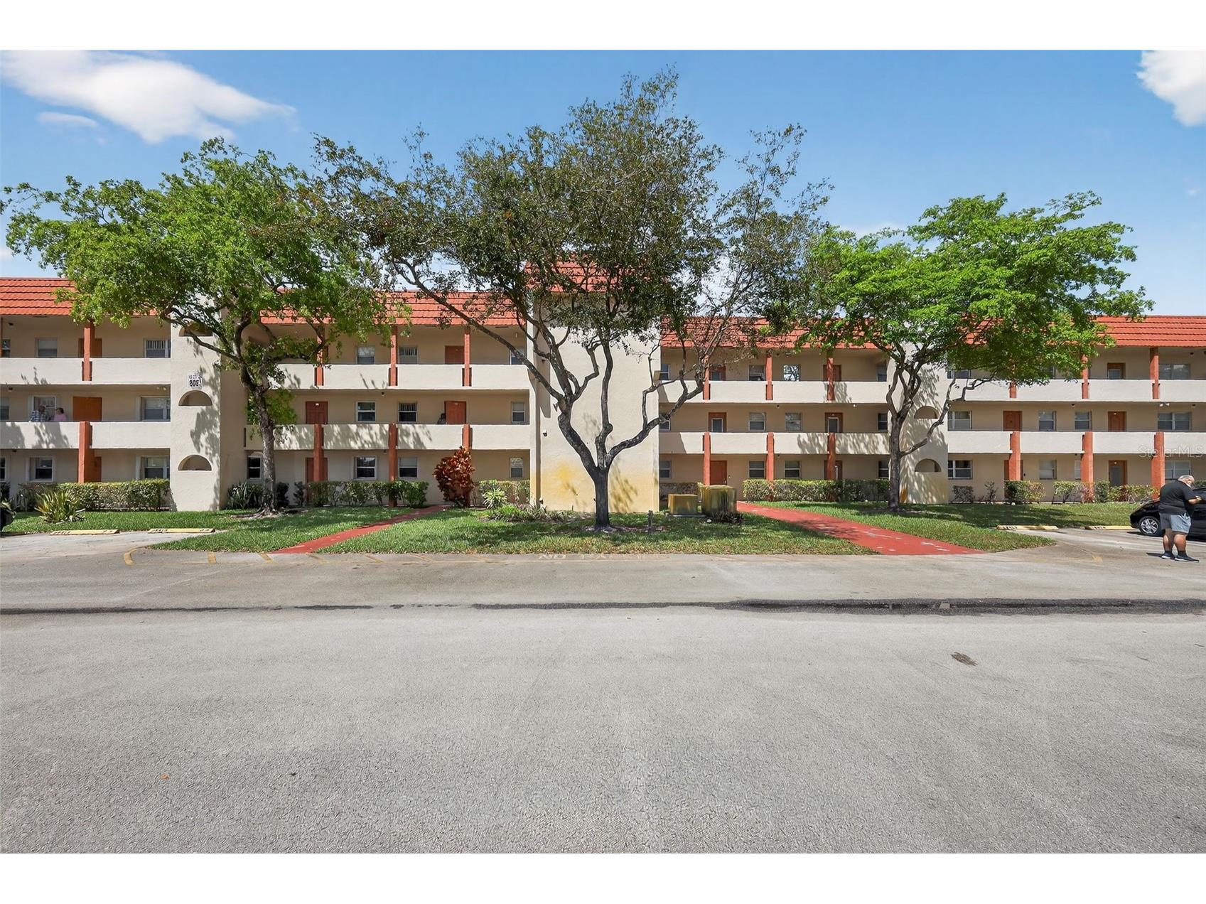 8051 N Sunrise Lakes Drive #307 Sunrise FL 33322 O6392675 image1