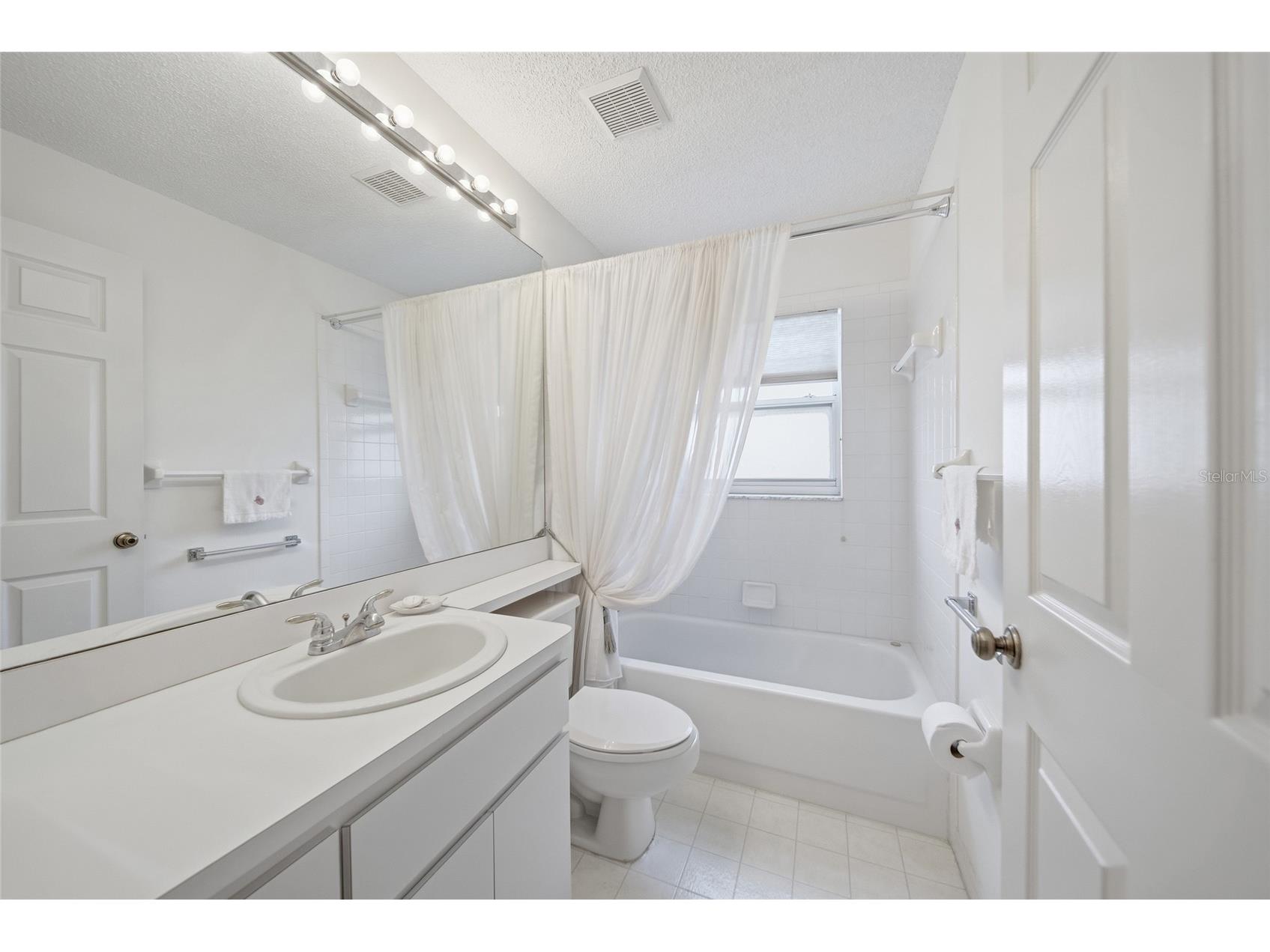 8051 Thatch Terrace Hudson FL 34667 TB8508882 image22