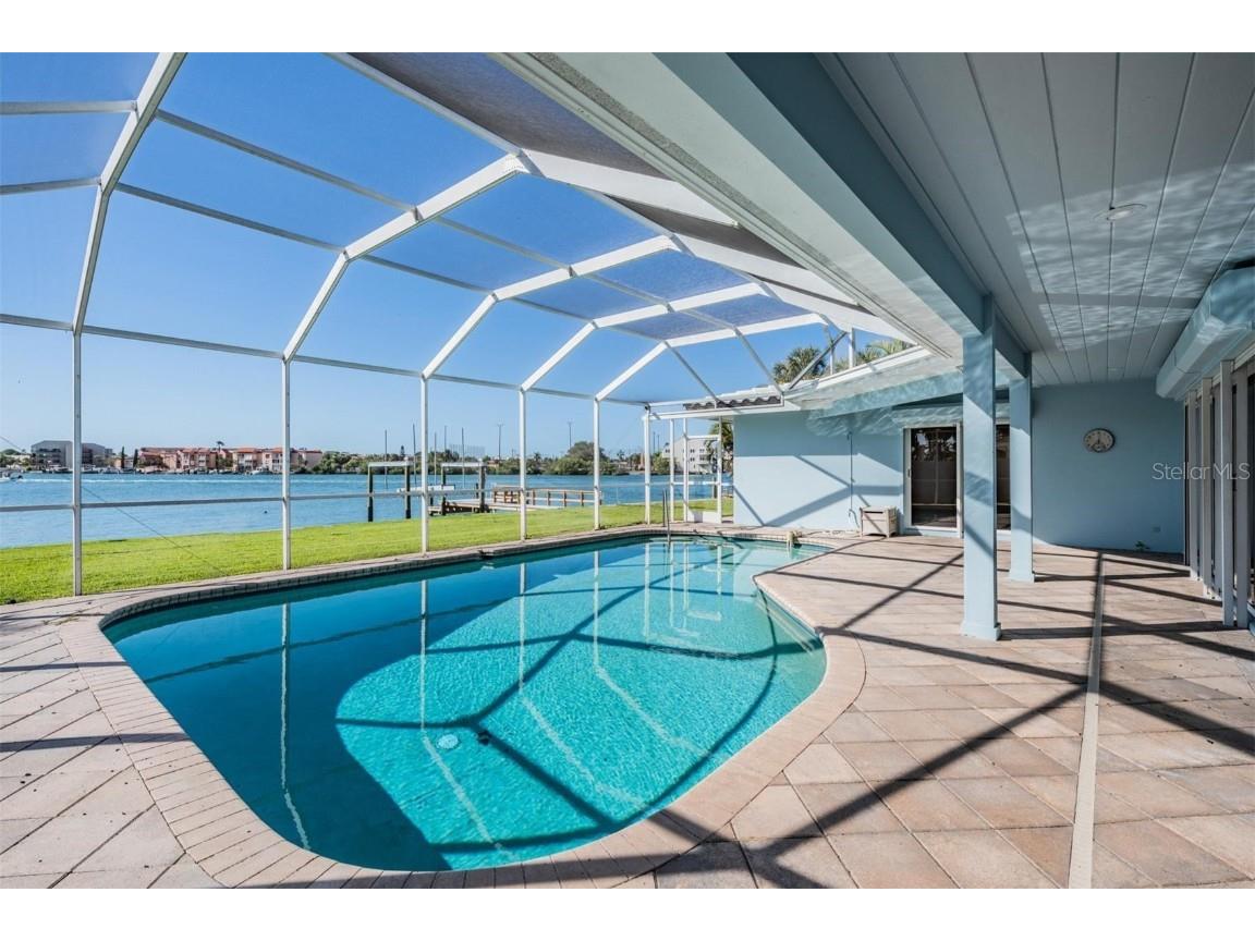 8052 13th Avenue S Saint Petersburg FL 33707 - INTRACOASTAL WATERWAY U8217556 image1