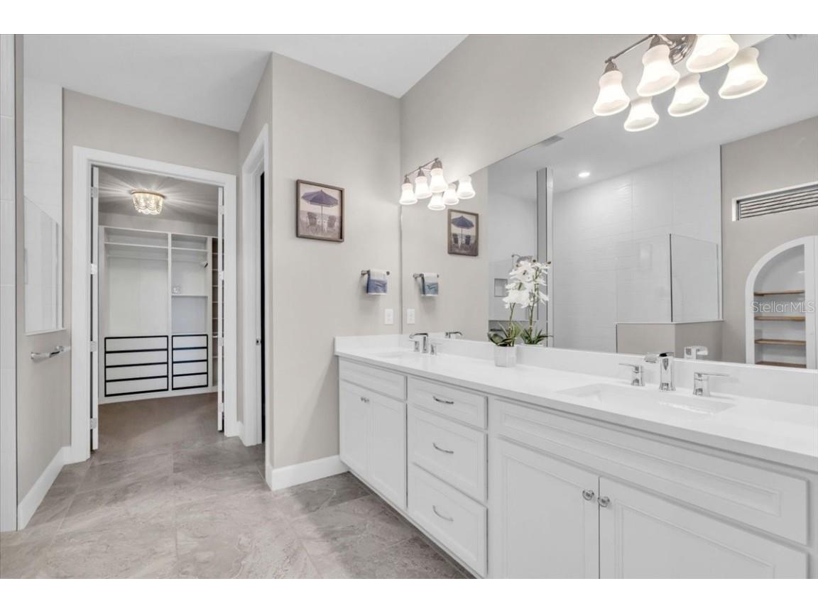 8052 Grande Shores Drive Sarasota FL 34240 A4635931 image17