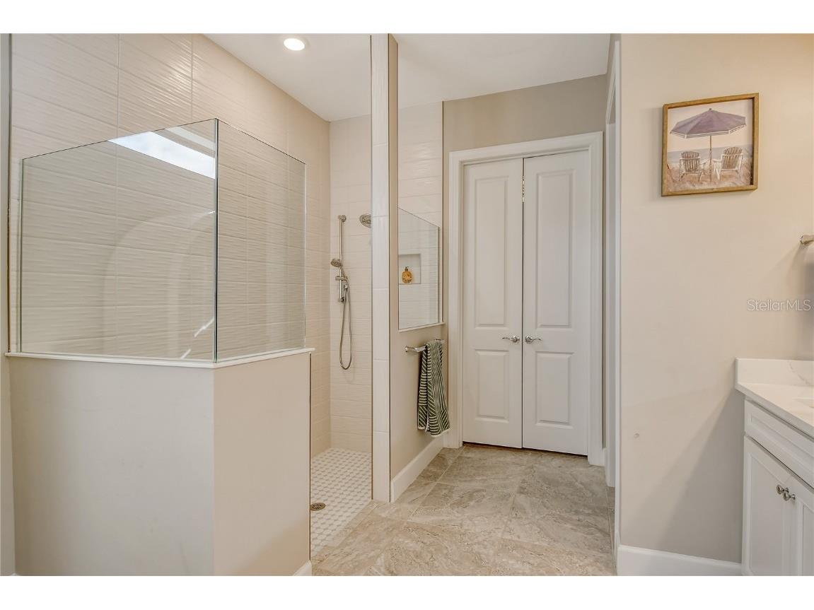 8052 Grande Shores Drive Sarasota FL 34240 A4635931 image18