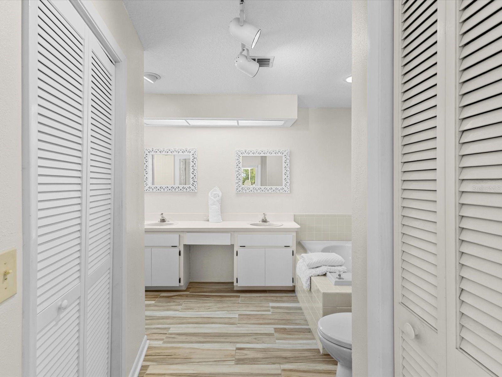 8052 Spring Hill Drive Spring Hill FL 34606 W7884877 image20