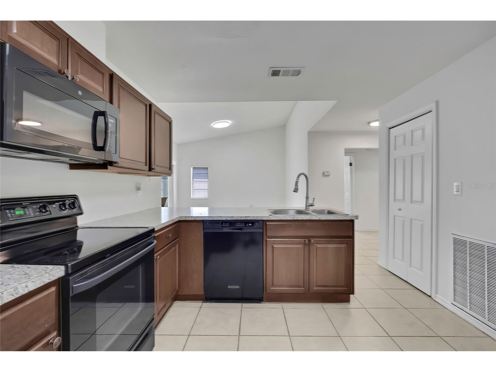8053 Canterbury Street Spring Hill FL 34606 O6406394 image9