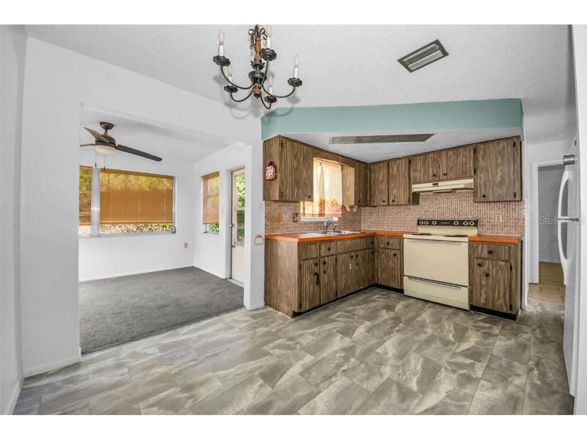 8053 Dedham Drive Port Richey FL 34668 W7876227 image14