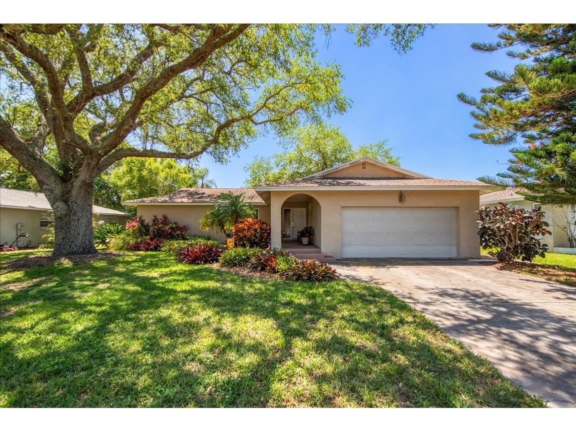 8054 Bayshore Drive Seminole FL 33776 U8240010 image1