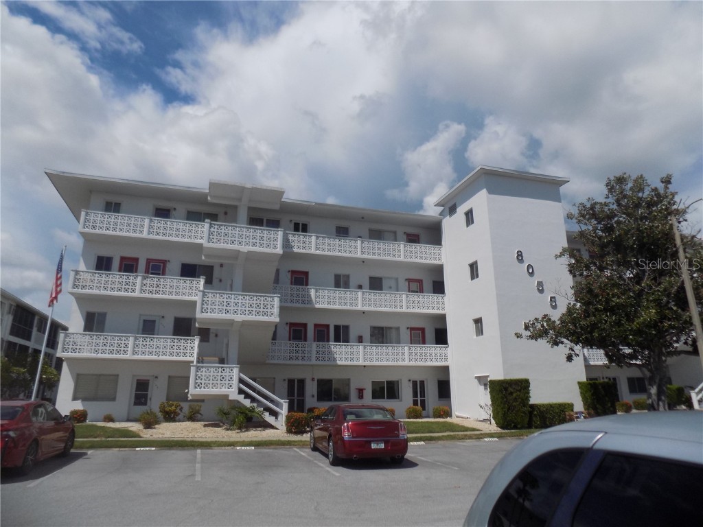 8055 112th Street #404 Seminole FL 33772 U8175400 image1