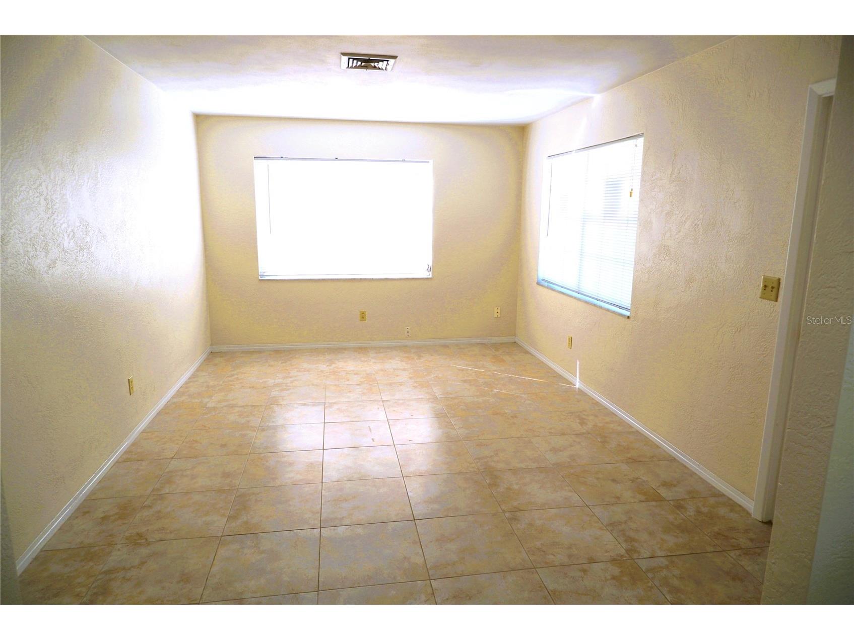 8056 30th Avenue N Saint Petersburg FL 33710 TB8501655 image17