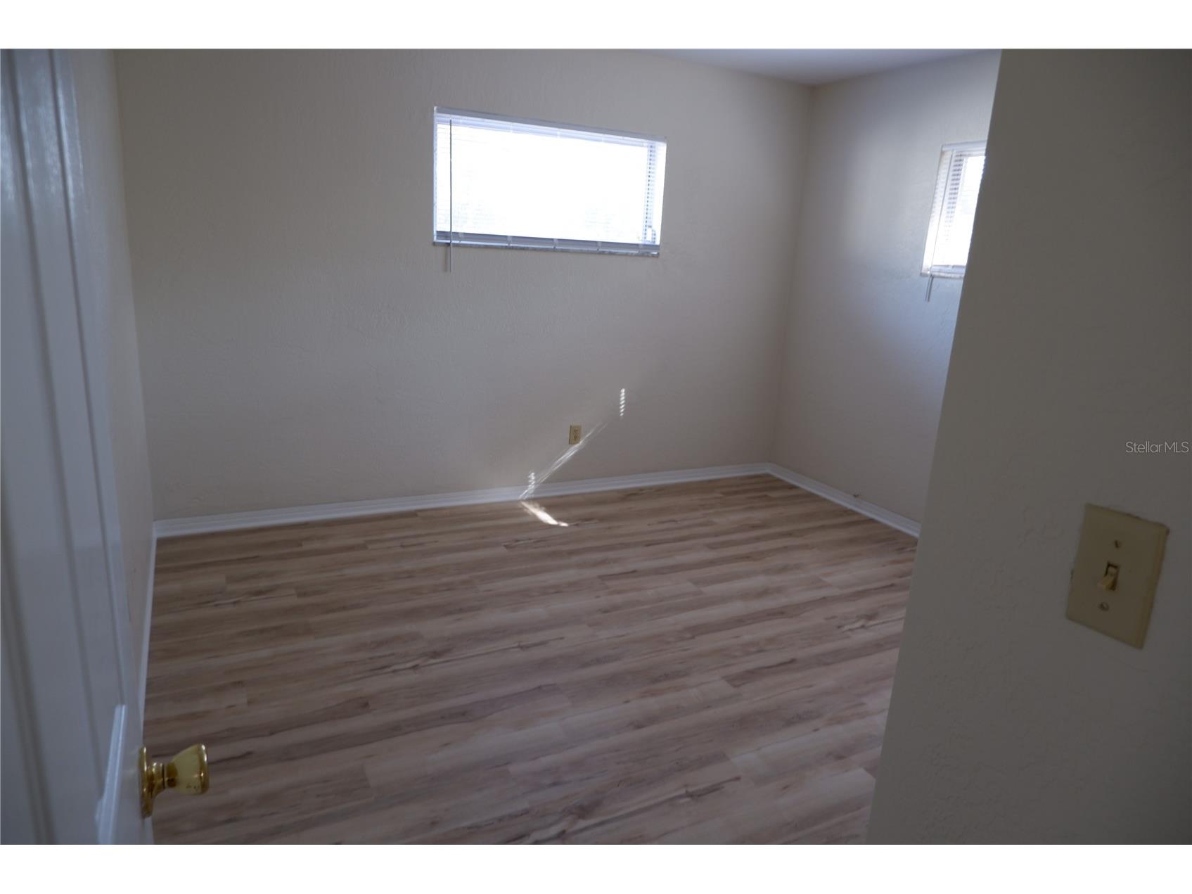 8056 30th Avenue N Saint Petersburg FL 33710 TB8501655 image3