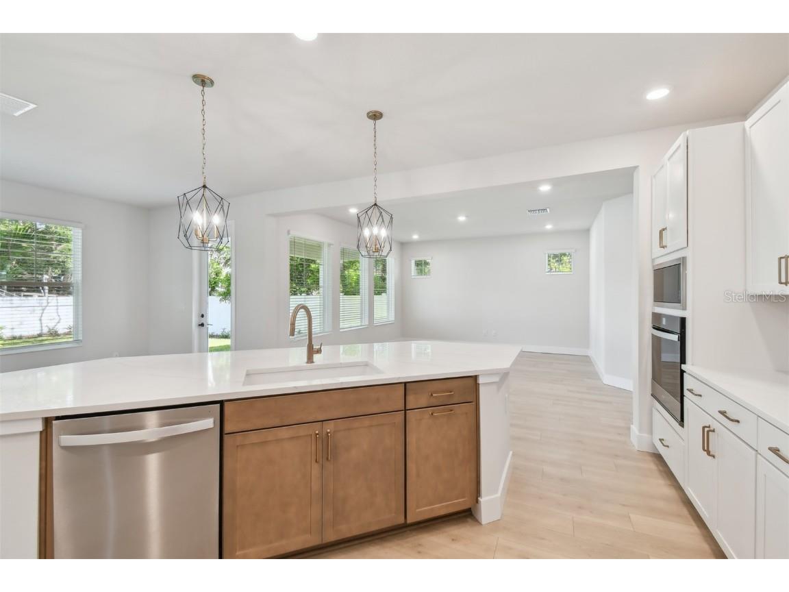 8056 33rd Avenue N Saint Petersburg FL 33710 TB8423944 image15