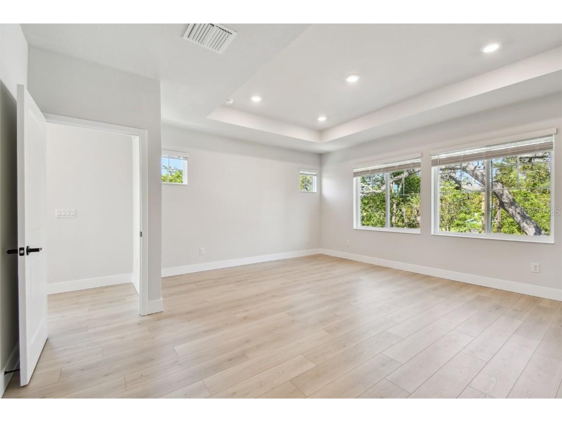 8056 33rd Avenue N Saint Petersburg FL 33710 TB8423944 image18