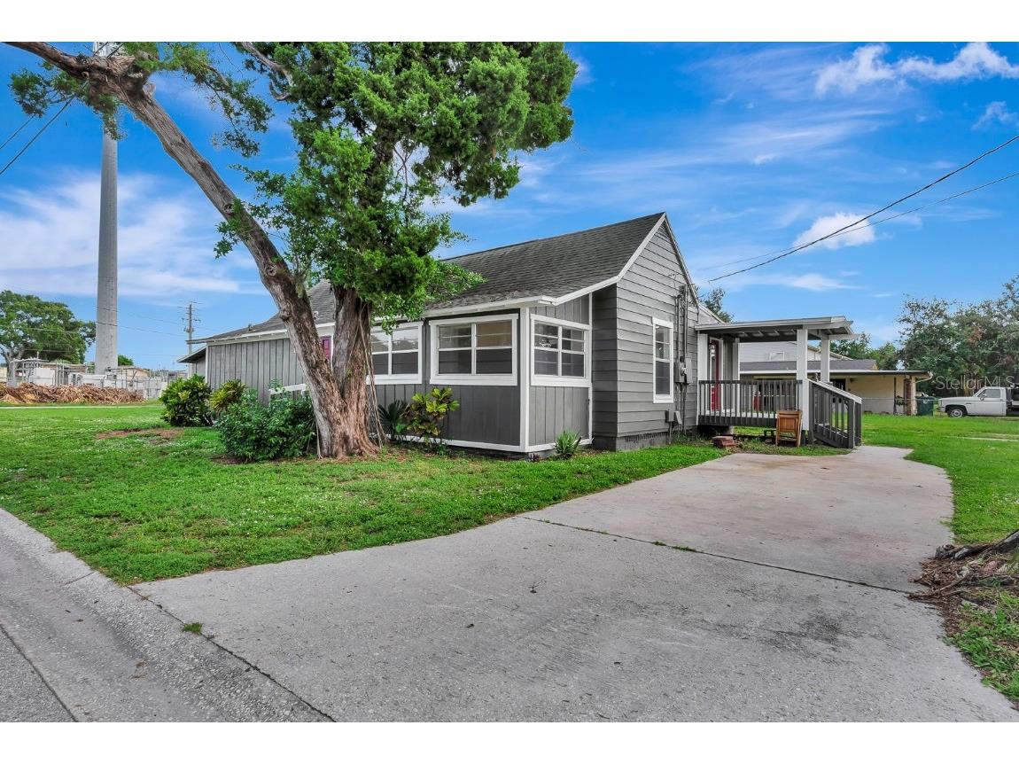 806 3rd Avenue W Palmetto FL 34221 A4665580 image1