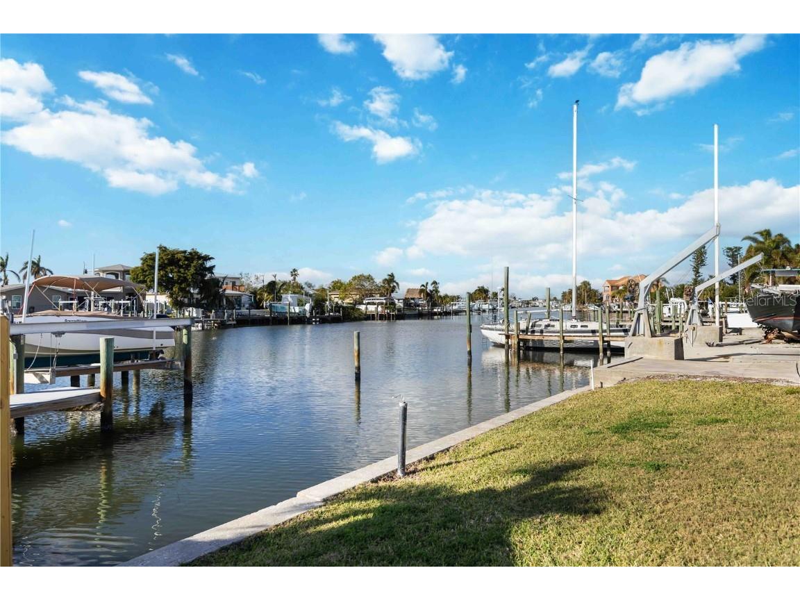 806 Arlington Road Palmetto FL 34221 A4632682 image1