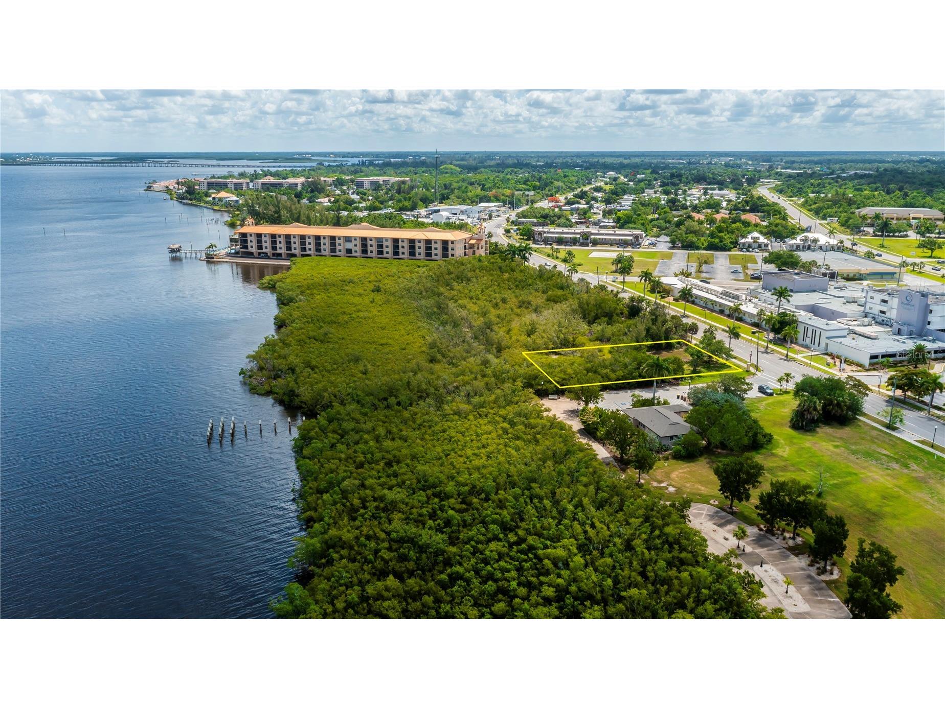 806 E Marion Avenue Punta Gorda FL 33950 C7526697 image2