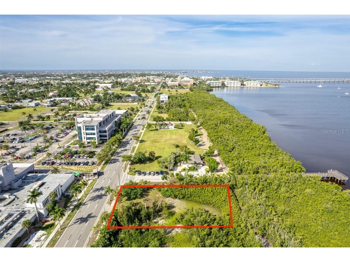 806 E Marion Avenue Punta Gorda FL 33950 T3517192 image1