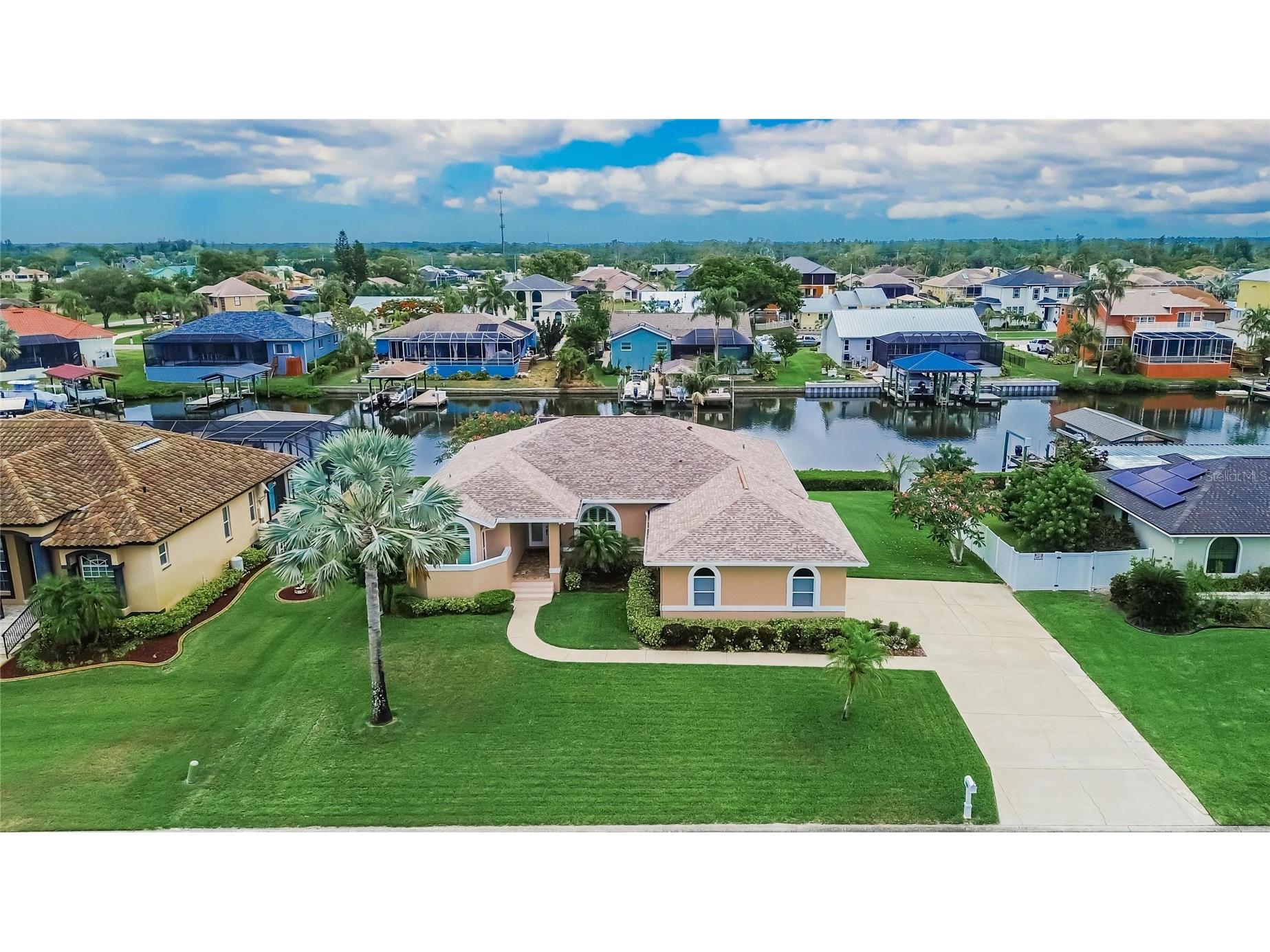 806 Eagle Lane Apollo Beach FL 33572 - ST. ANDREWS CANAL TB8502733 image3
