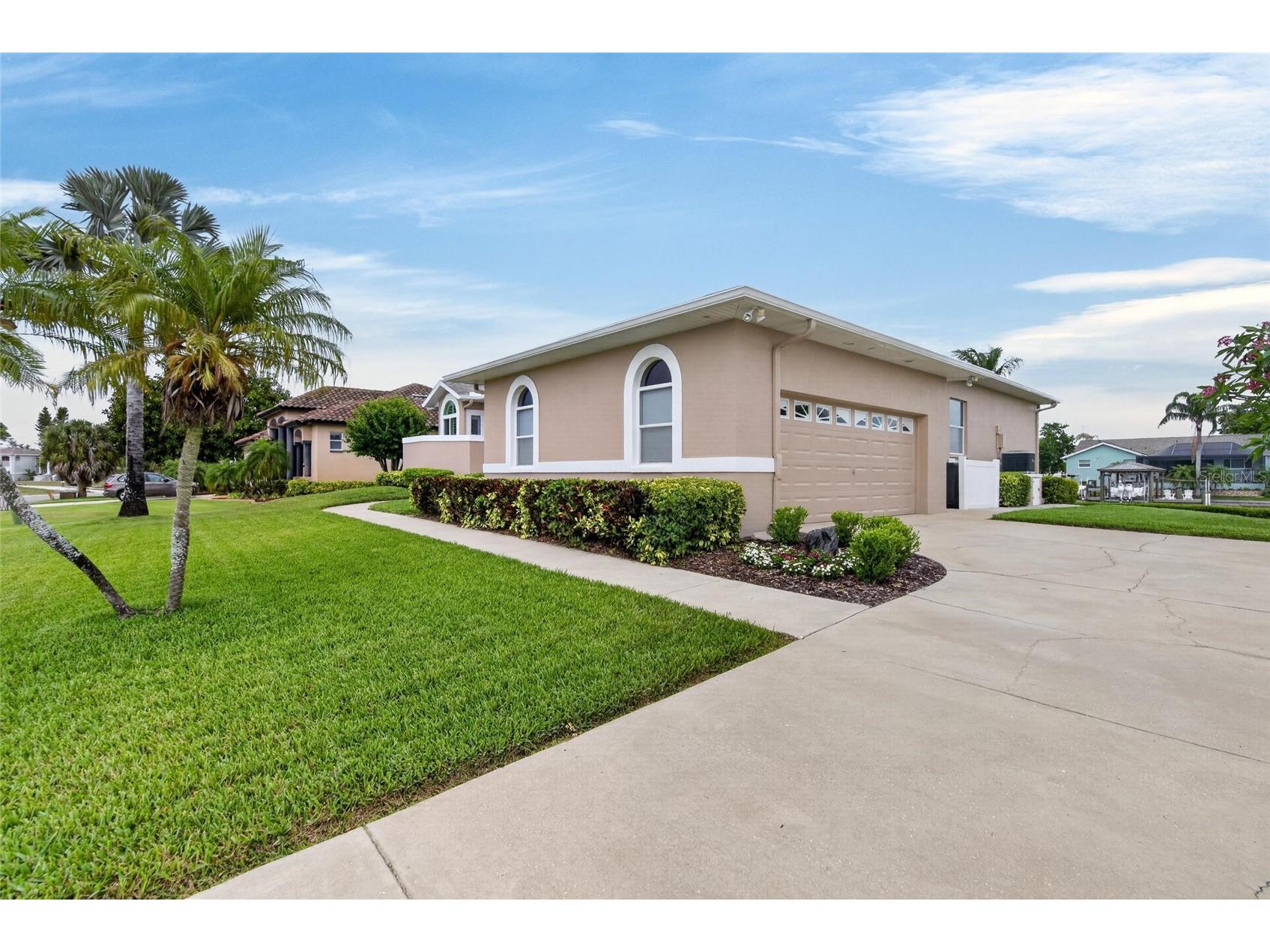 806 Eagle Lane Apollo Beach FL 33572 - ST. ANDREWS CANAL TB8502733 image5