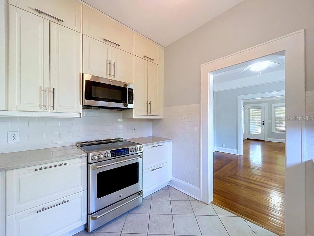 806 Johnson Avenue Lakeland FL 33801 A4698291 image40