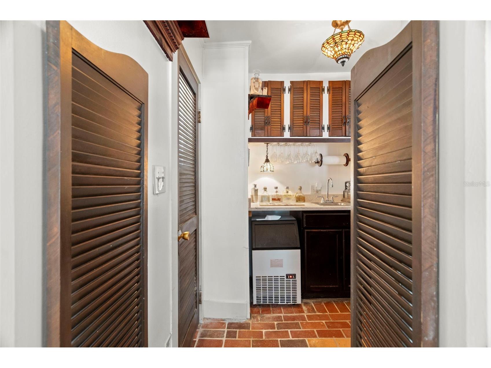 806 Narcissus Avenue Clearwater Beach FL 33767 TB8374030 image20