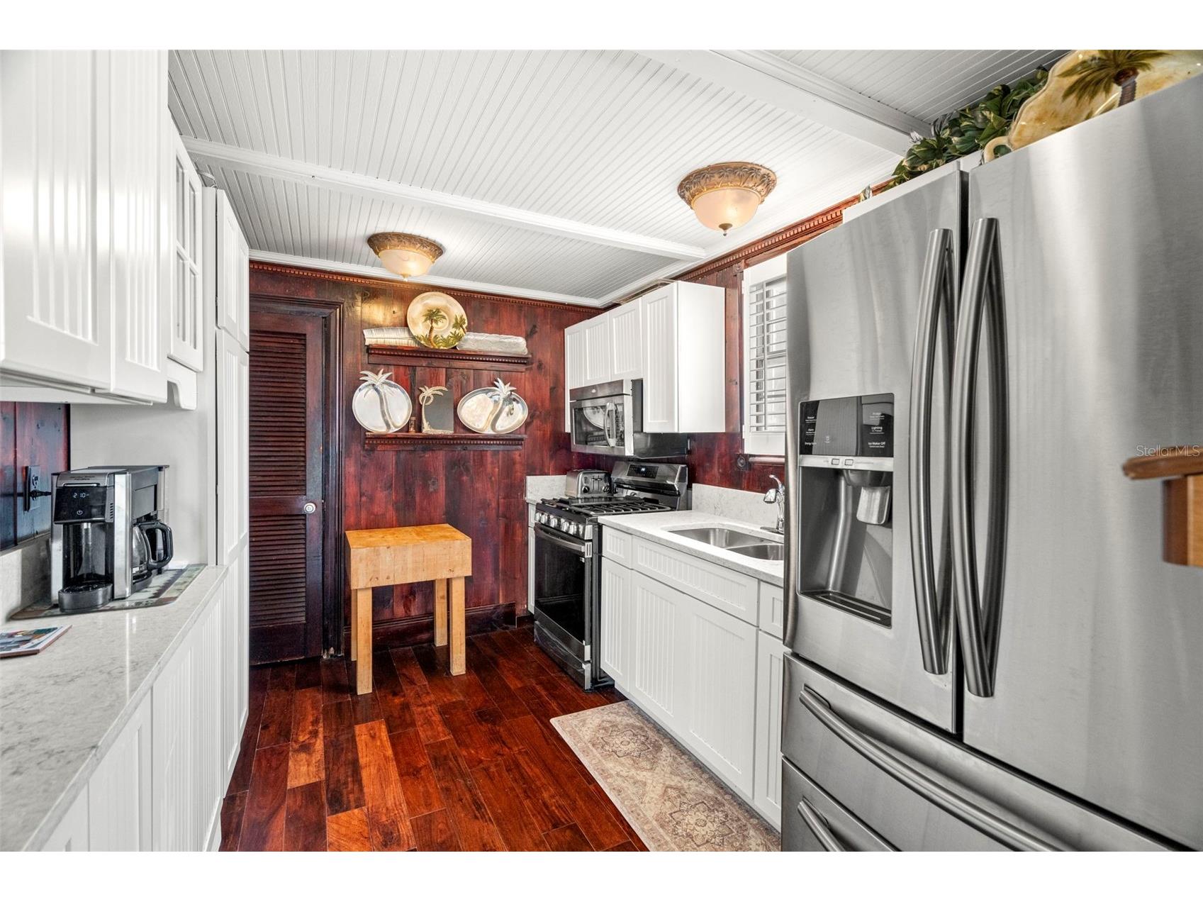 806 Narcissus Avenue Clearwater Beach FL 33767 TB8374030 image24