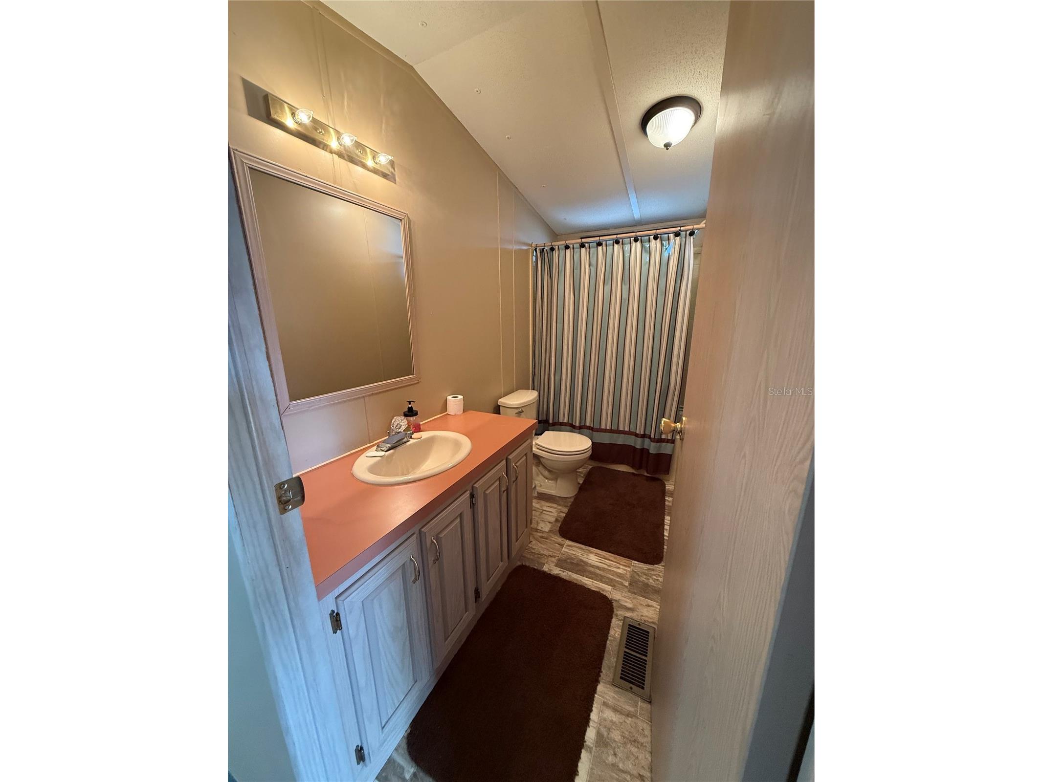 806 New Hampshire Avenue Wildwood FL 34785 OM724754 image13