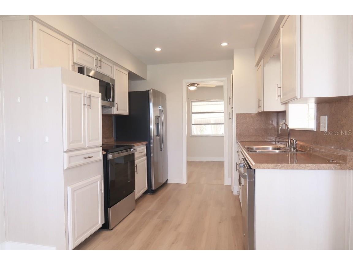 806 Oakmont Avenue Sun City Center FL 33573 TB8433158 image20