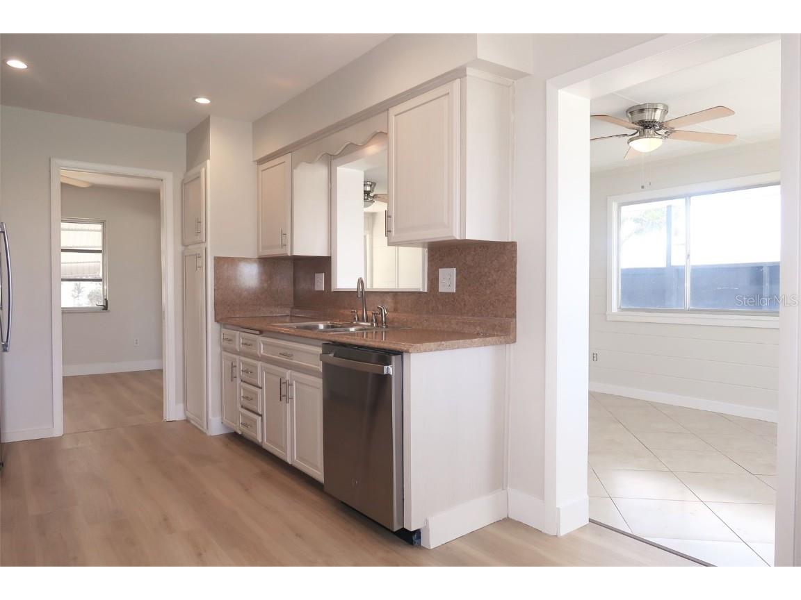 806 Oakmont Avenue Sun City Center FL 33573 TB8433158 image22