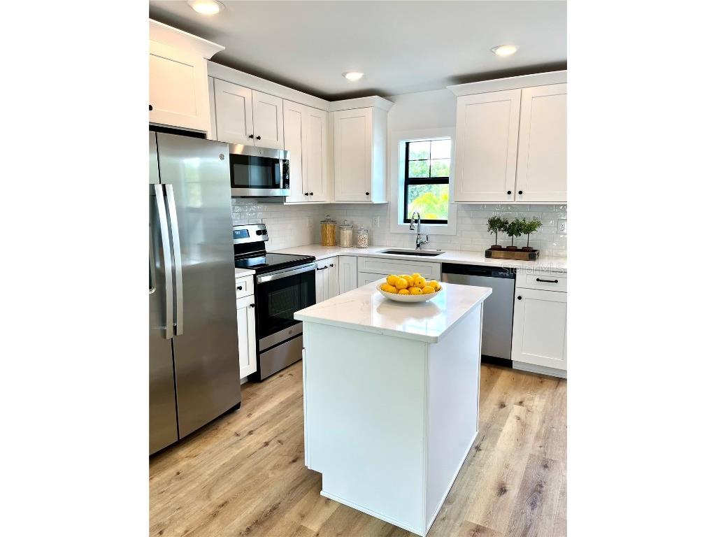 806 S Jefferson Avenue #1 Sarasota FL 34237 A4601791 image5